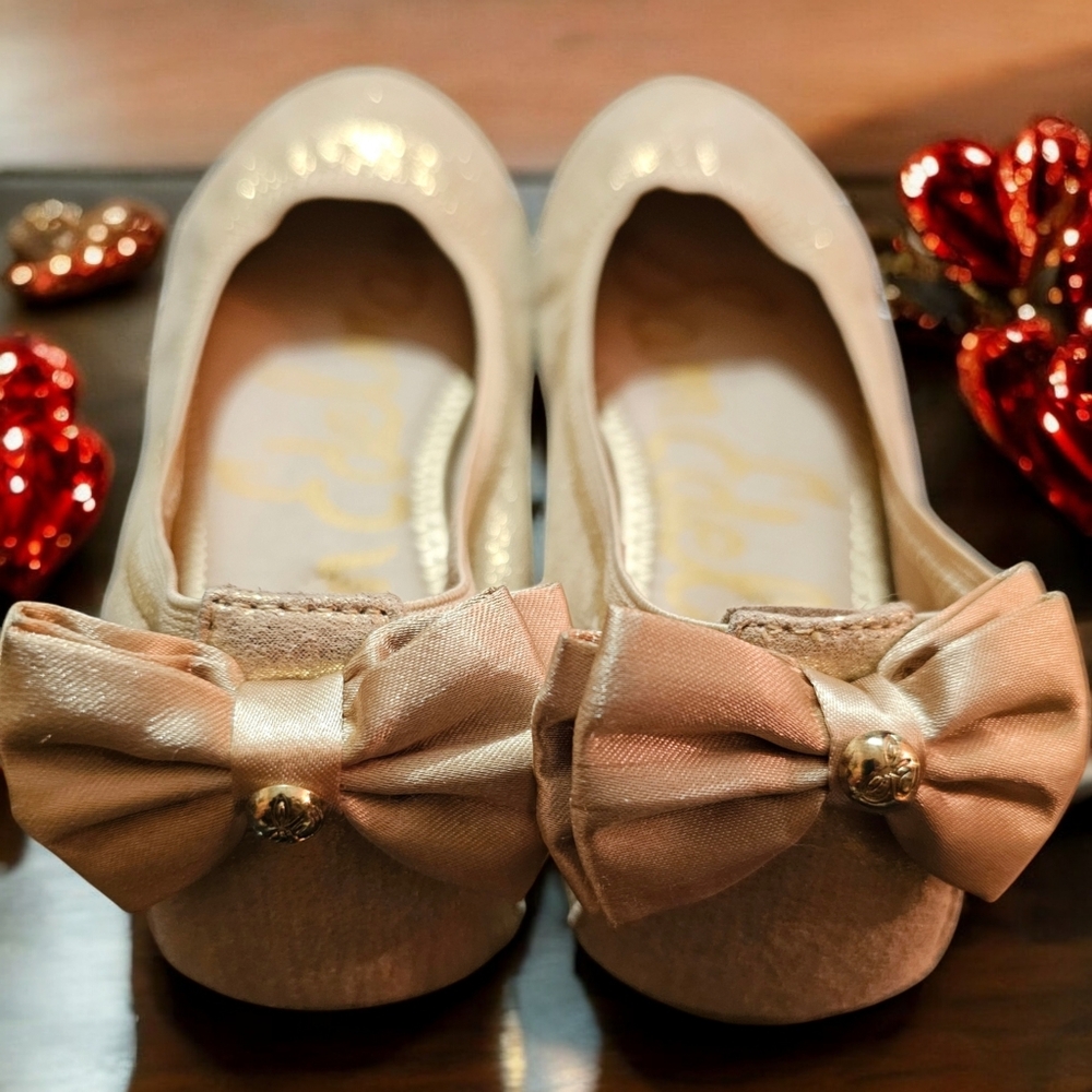 Girl’s SAM EDELMAN Felicia Flats Bow Scrunch Sz 2 Cream/ Metallic - Picture 6 of 7